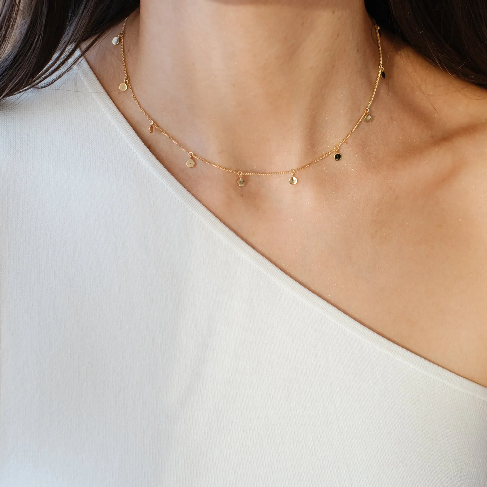 14K SOLID GOLD - DAINTY POISE DISK NECKLACE